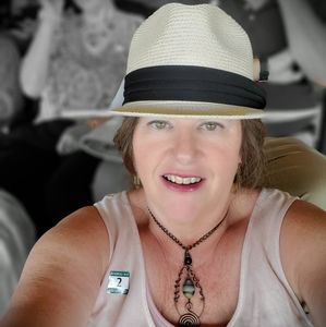 Meet your Posher, Tammera